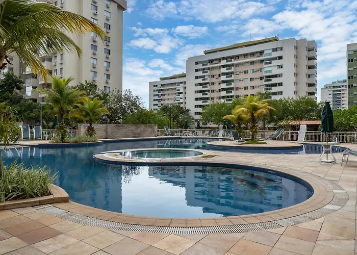 Apto 2 Quartos Com Varanda Em Frente Ao Riocentro Barra Olimpica Wi-Fi Rapido Piscina Cozinha Completa E Estacionamento Portaria 24H Sala Homeoffice Brinquedoteca E Parquinho Infantil Ideal Para Grupos Familias E Hospedes A Trabalho Rio de Janeiro